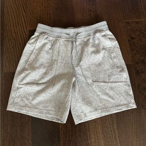Lululemon Men’s “At Ease” 7” Short (M)